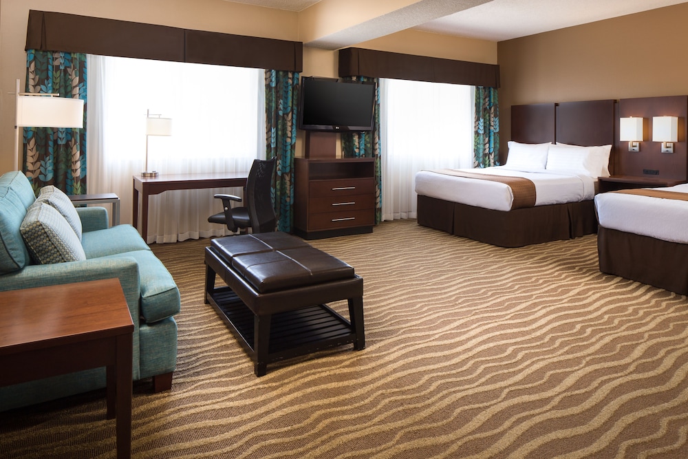 Holiday Inn & Suites Overland Park West by IHG - photo 8