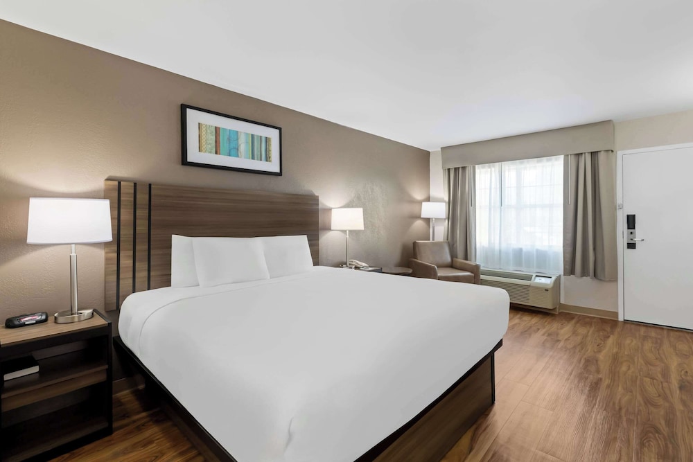 Quality Inn Fayetteville near Historic Downtown Square - photo 20