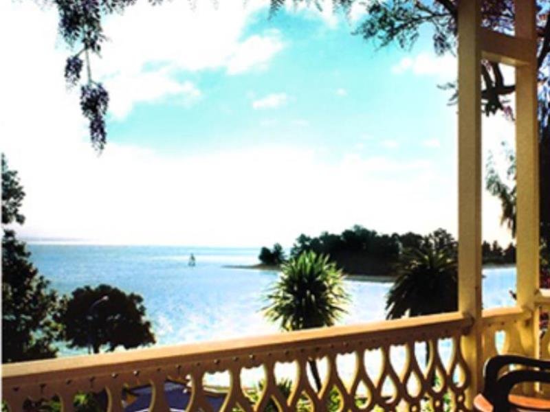 Villa 10 Waterfront Apartments