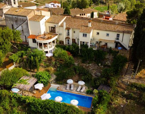 Cal Mestre Casa Rural — 4-Star Luxury Hotel in Avinyonet Del Penedes, Spain