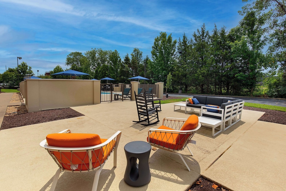 Hampton Inn & Suites Murfreesboro - photo 45