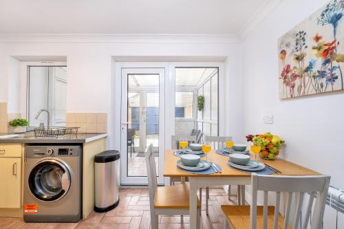 20Pct Off Long Stays Contractors Welcome Chantry Close Stay — 4-Star Luxury Hotel in Peterborough, United Kingdom