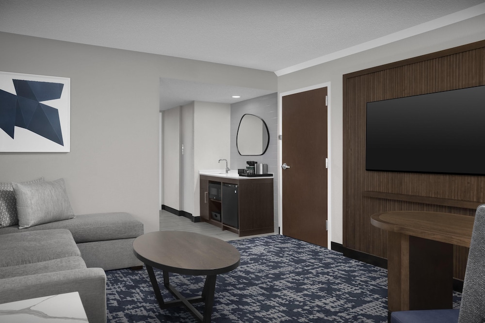 Embassy Suites by Hilton Dallas Near the Galleria - photo 26
