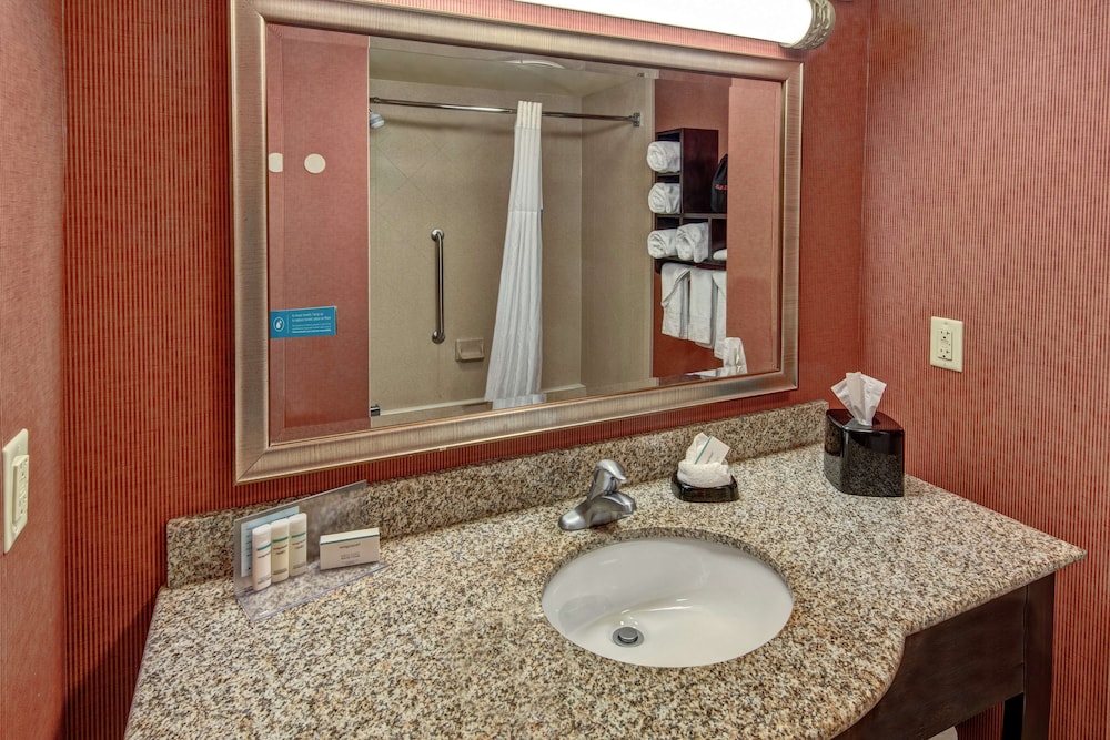 Hampton Inn Jacksonville Anniston Area - photo 32