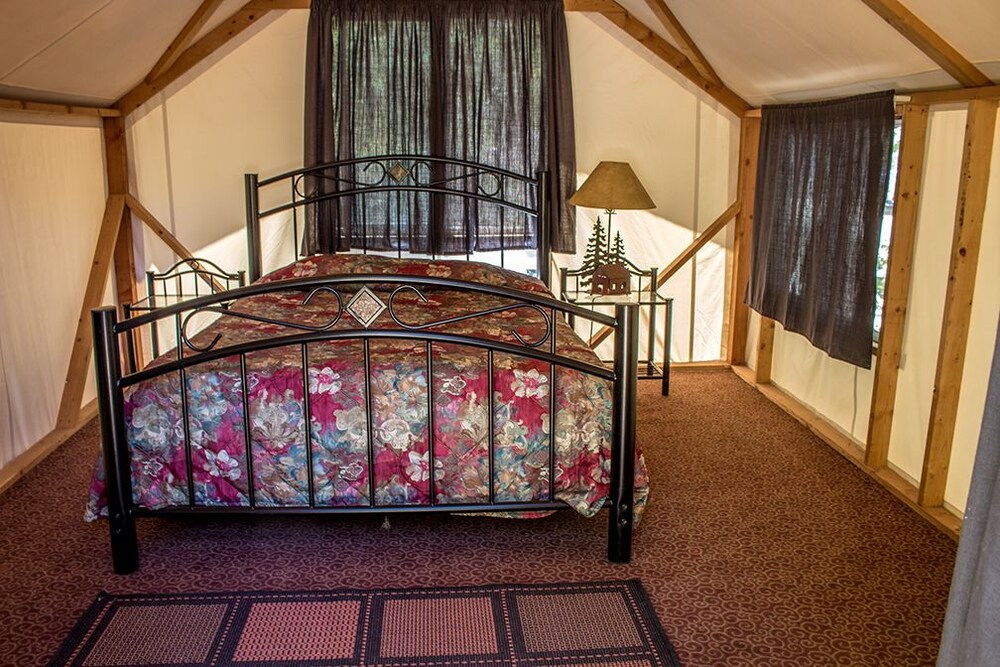 Indian Flat RV Park Tent Cabins & Cottages - photo 3