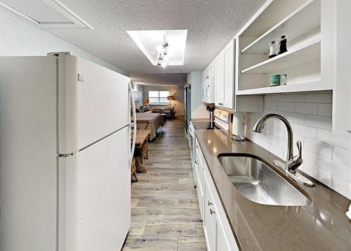 Sea Breeze Suites - photo 12