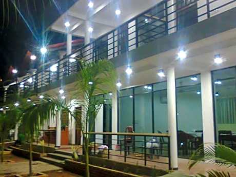 New Sunrise Hotel — hotel in Batticaloa