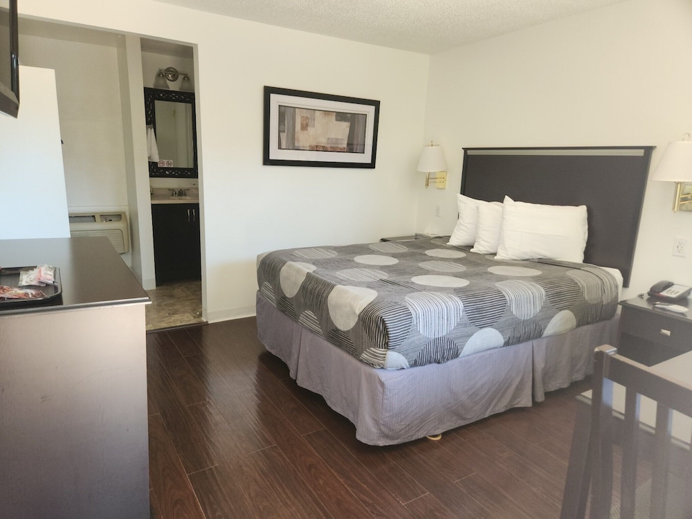 The View Motel - photo 8