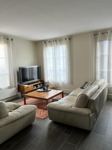 Appt Standing Coeur De Ville Chateau Et Marche — Versailles