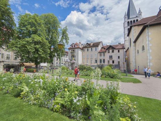 Appartement Le Venise — 4-Star Luxury Hotel in Annecy, France