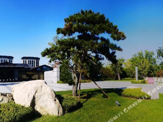 Tangshan Laiyue Ginlan Jia Hotel Resort — 4-Star Luxury Hotel in Tangshan, People's Republic of China