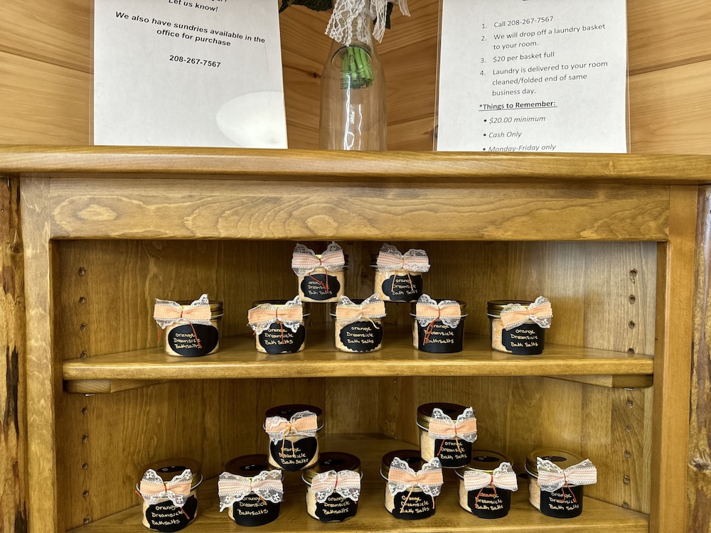 Kootenai Valley Motel - photo 2