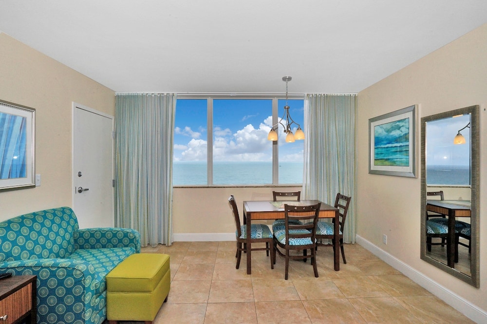 Hollywood Beach Tower - photo 15