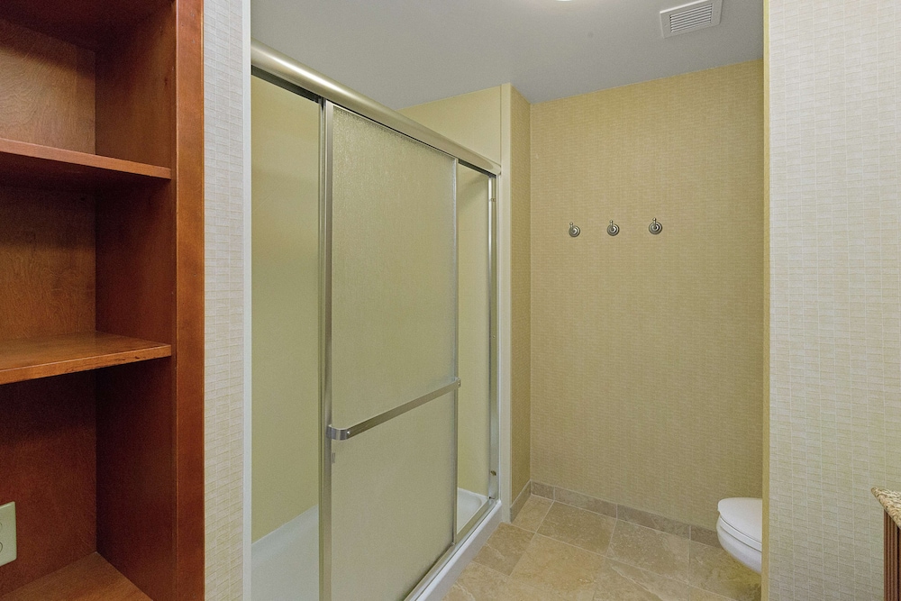 Hampton Inn & Suites Blairsville - photo 36
