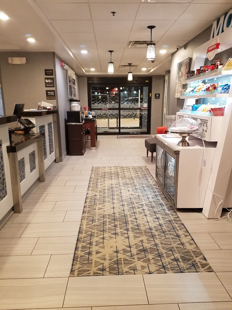 Hampton Inn Kansas City Blue Springs - photo 3