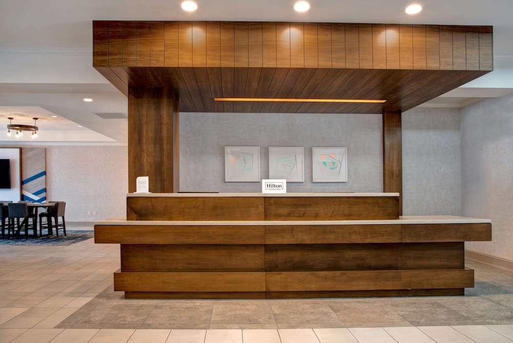 Hilton Garden Inn Kansas City - photo 6