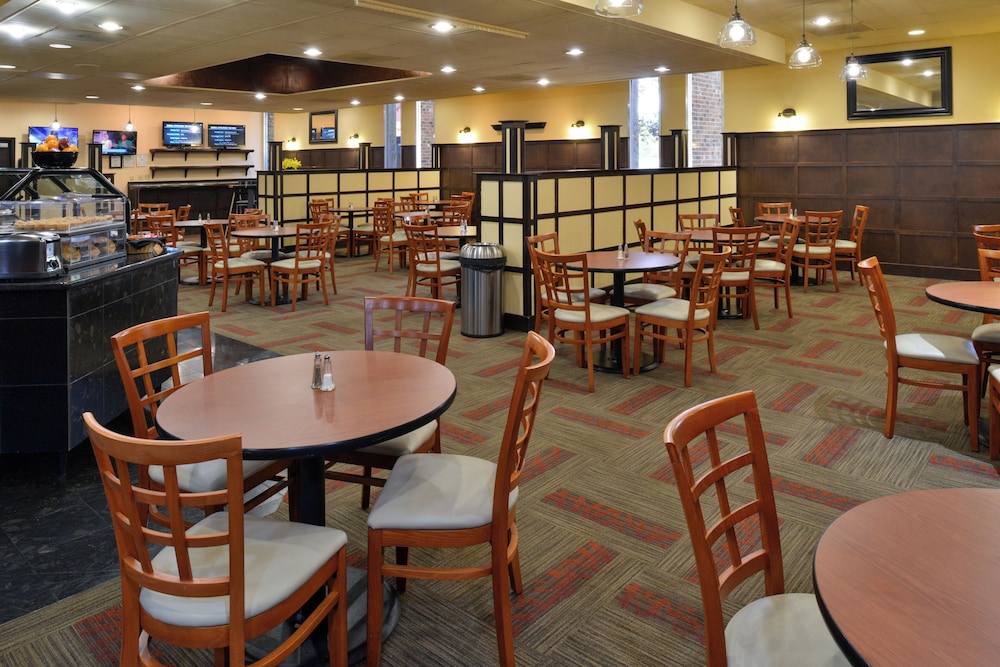 Hawthorne Inn and Conference Center - photo 27