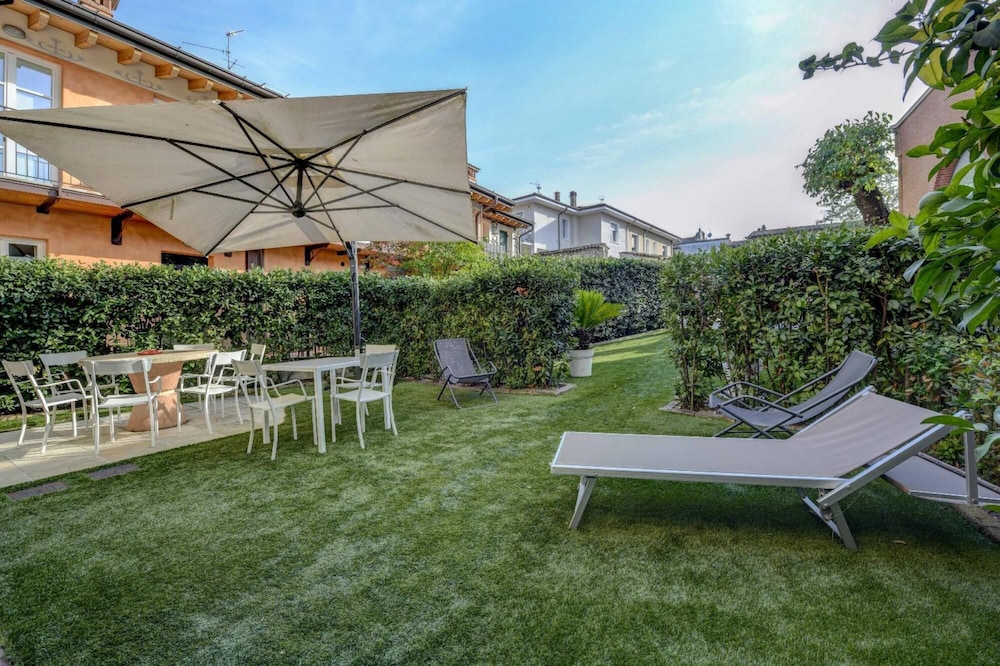 Barchi Resort Apartments Suites Villa Venezia Garden Villa Venezia — hotel in San Felice Del Benaco