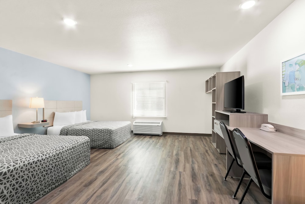 WoodSpring Suites Chandler Phoenix Medical Center - photo 13