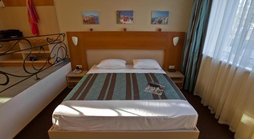 Elizium Park Hotel — Pivdenne — photo 2