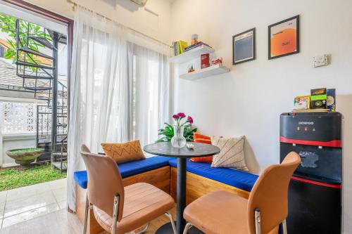 MONA NEST Canggu 2BR Tiny House with Rooftop and Cozy Workspace — 4-Star Luxury Hotel in Bali, Indonesia