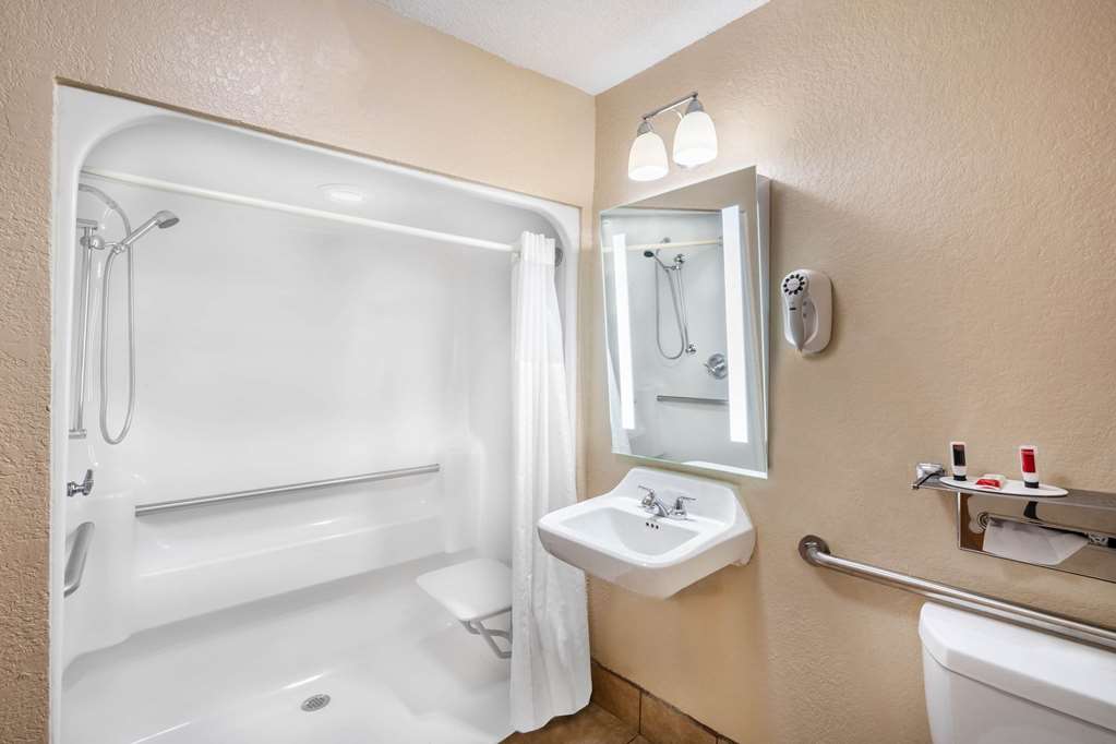 Baymont by Wyndham Tupelo - photo 8
