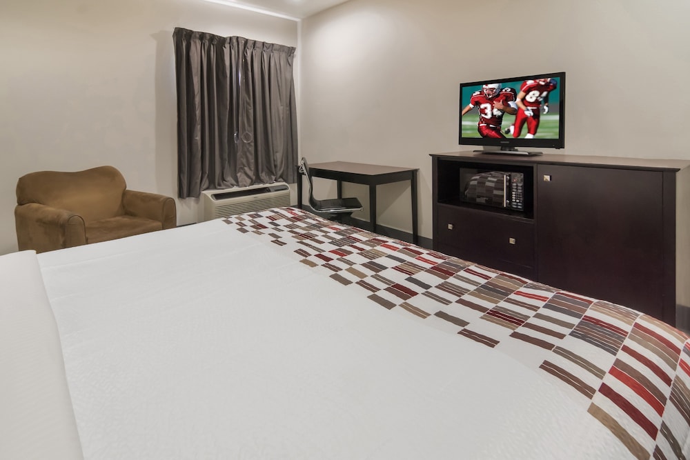 Red Roof Inn Terrell - photo 14