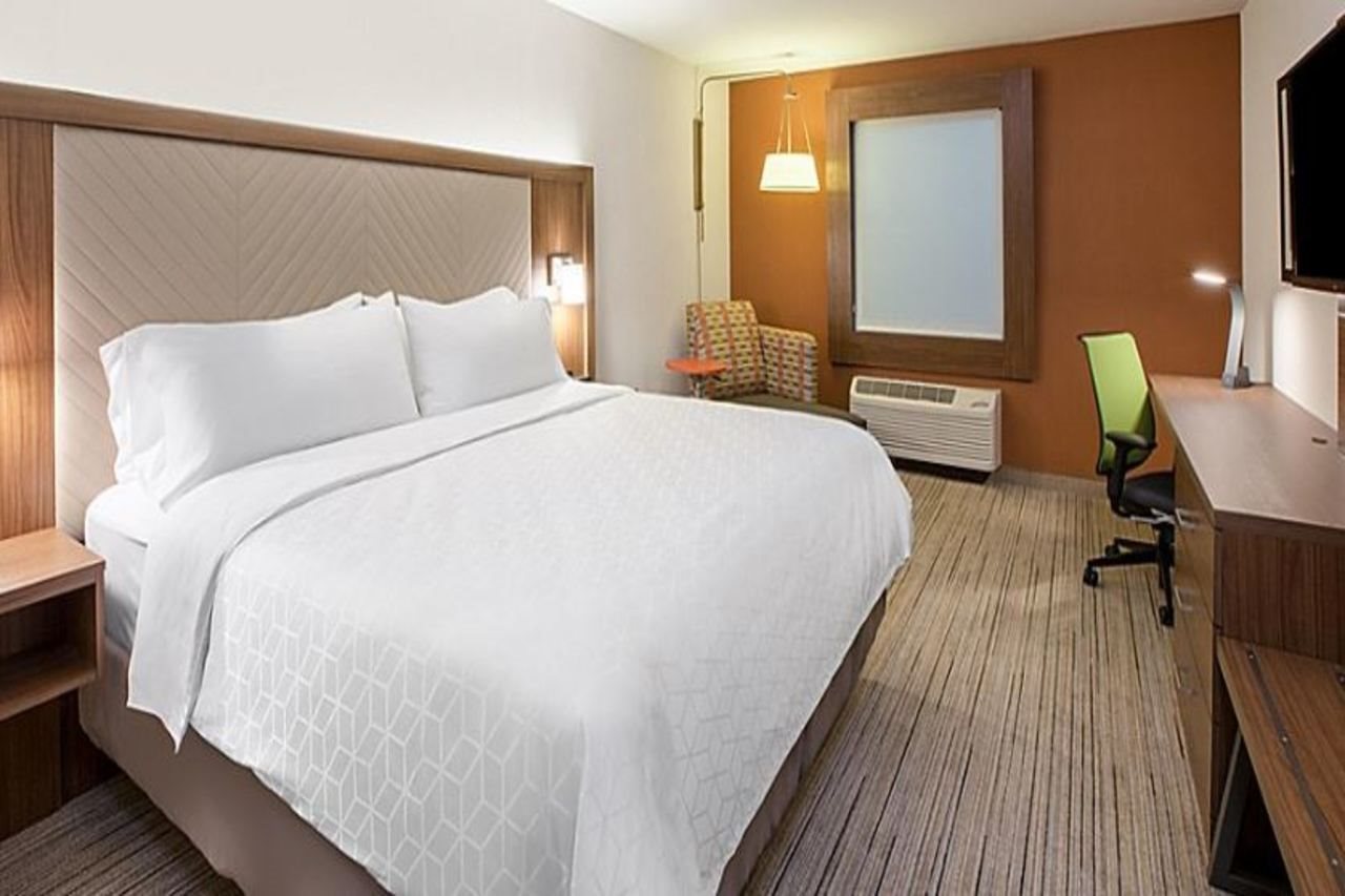 Holiday Inn Express & Suites Colorado Springs South I 25 by IHG - photo 15