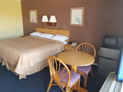 America's Best Inn - photo 16