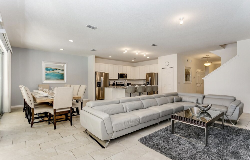 Beautiful 9 bedroom pool home located in the Solterra Resort home - photo 32