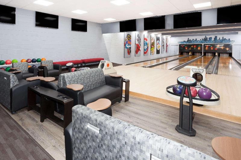 Ramada Plaza by Wyndham Chicago North Shore - photo 3