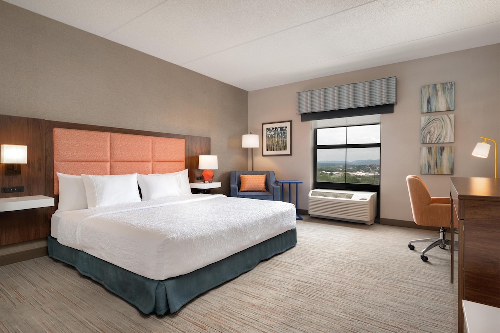 Hampton Inn & Suites Wilkes Barre Scranton - photo 9