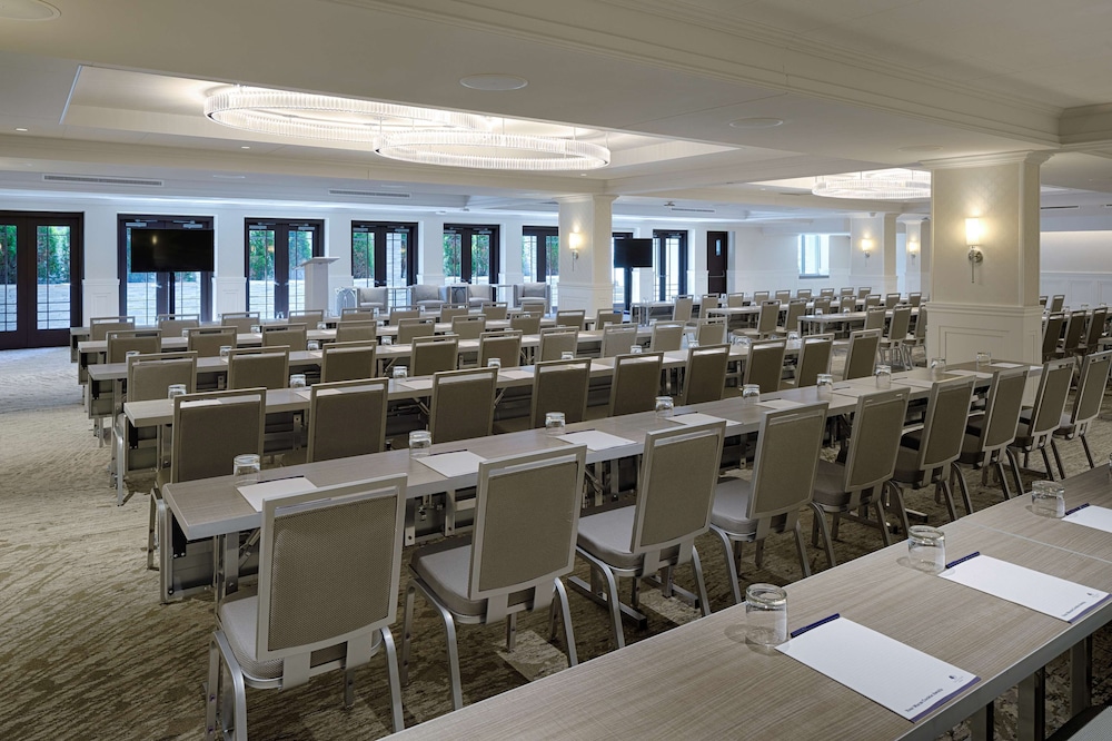The Kingsley Bloomfield Hills a DoubleTree by Hilton - photo 82
