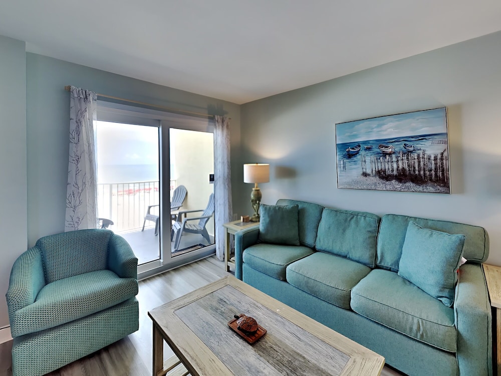 Clearwater by Southern Vacation Rentals — 4-Star Luxury Hotel in Gulf Shores, United States