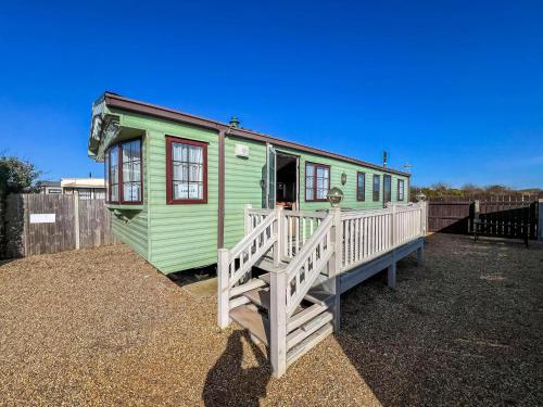 6 Berth Dog Friendly Caravan In Hunstanton Minutes From The Beach Ref 13013L in Hunstanton, United Kingdom