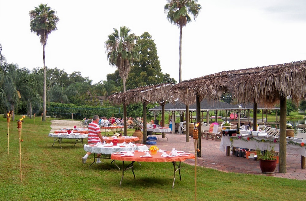 Lake Roy Beach Inn - photo 33