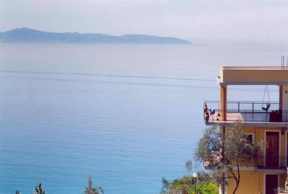 La Terrazza sul Mare — 4-Star Luxury Hotel in Palmi, Italy