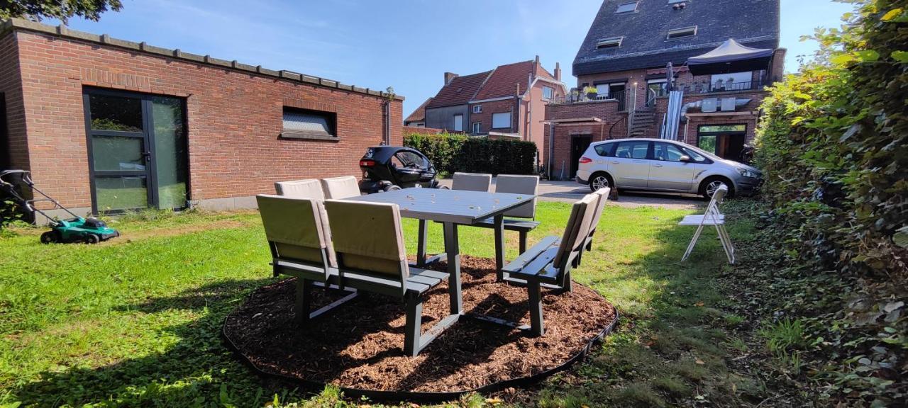 Logeerkamer XXL 25 m2 — 4-Star Luxury Hotel in Zemst, Belgium