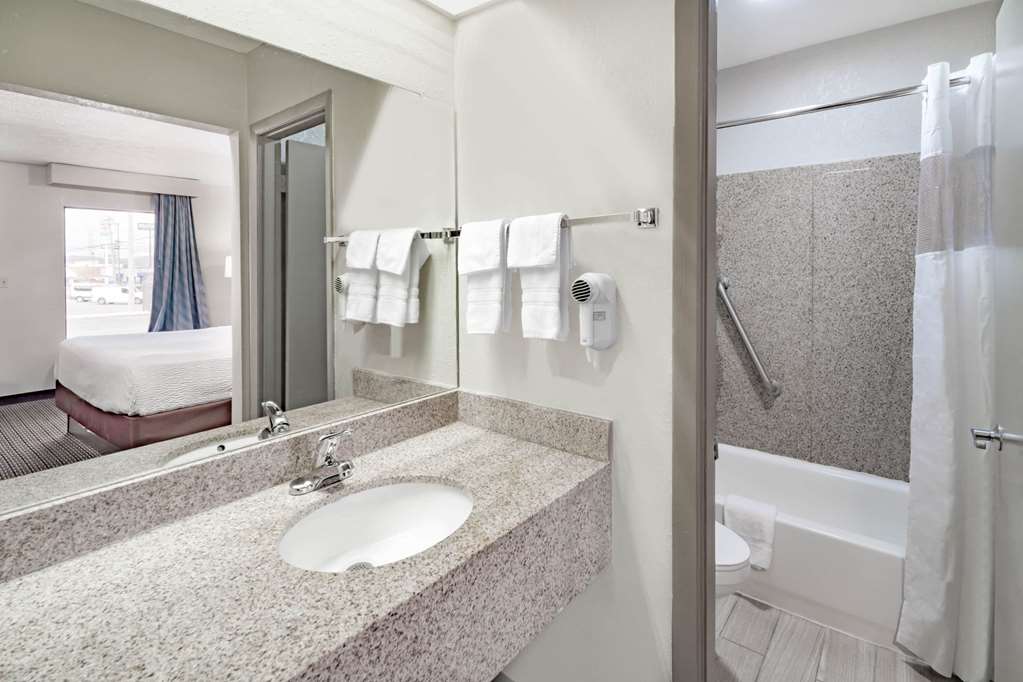 Days Inn by Wyndham Cookeville - photo 12