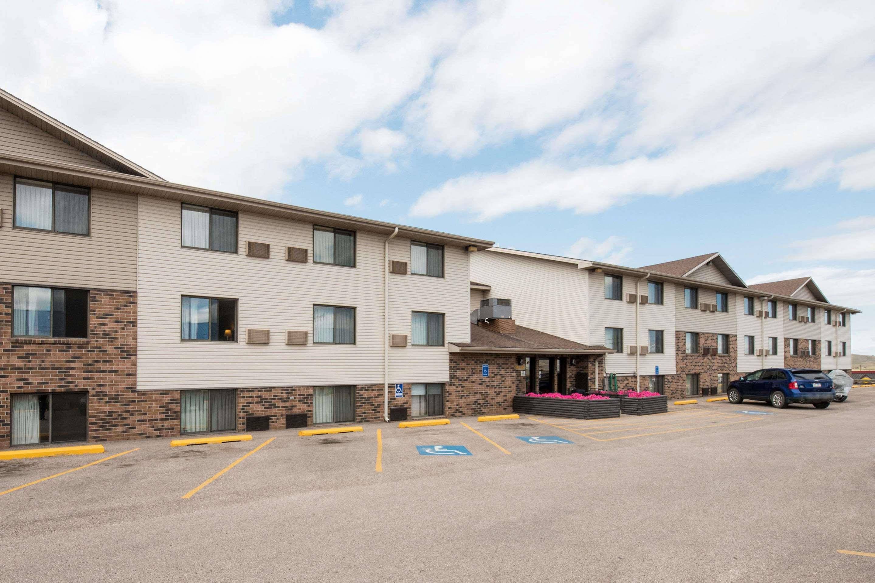 Super 8 by Wyndham Rapid City Lacrosse St - featured photo