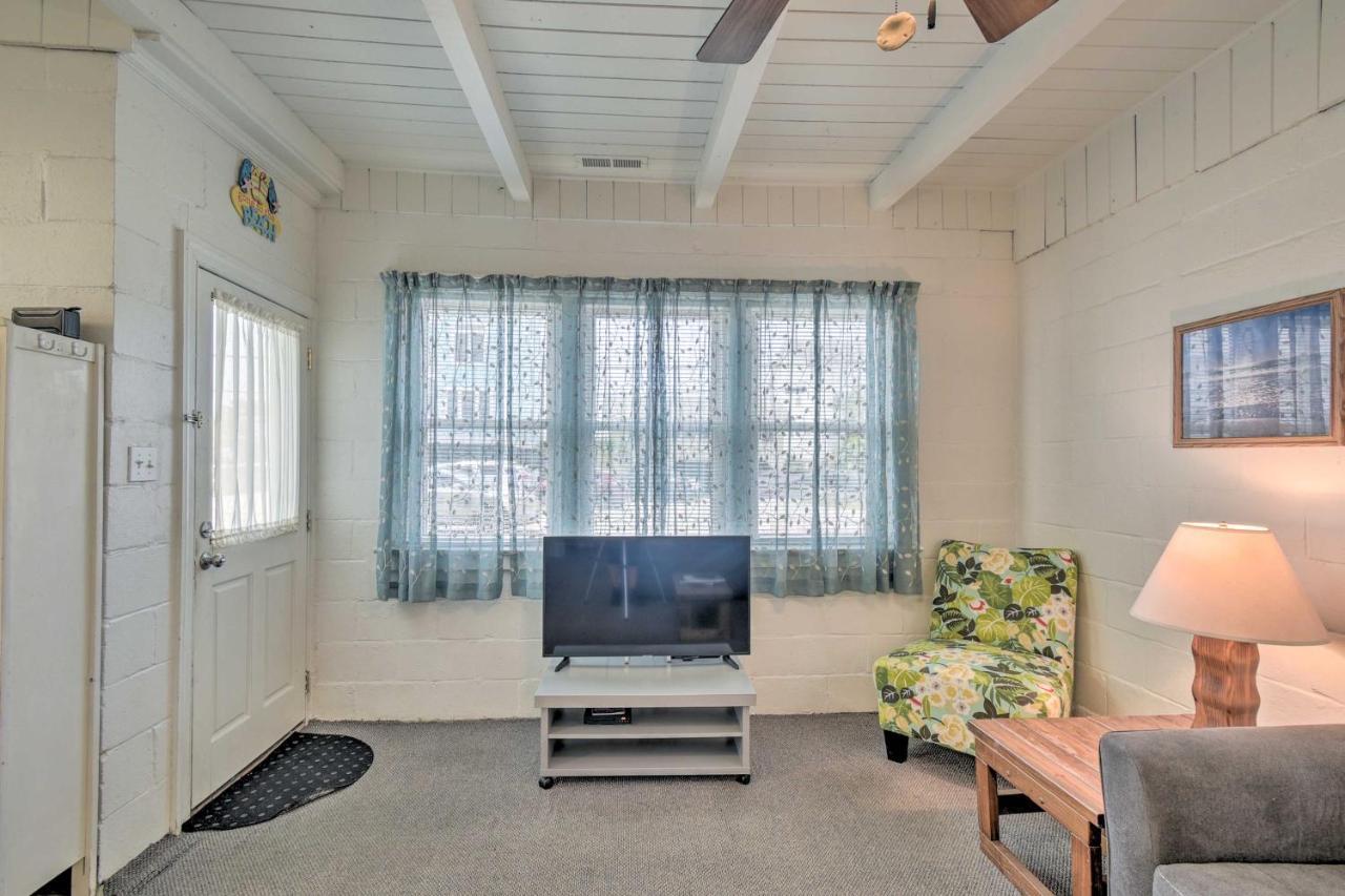 Steps to Ocean Breezy Myrtle Beach Bungalow — 4-Star Luxury Hotel in Myrtle Beach, United States