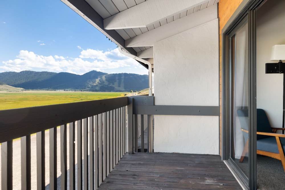 Elk Refuge Inn - photo 62