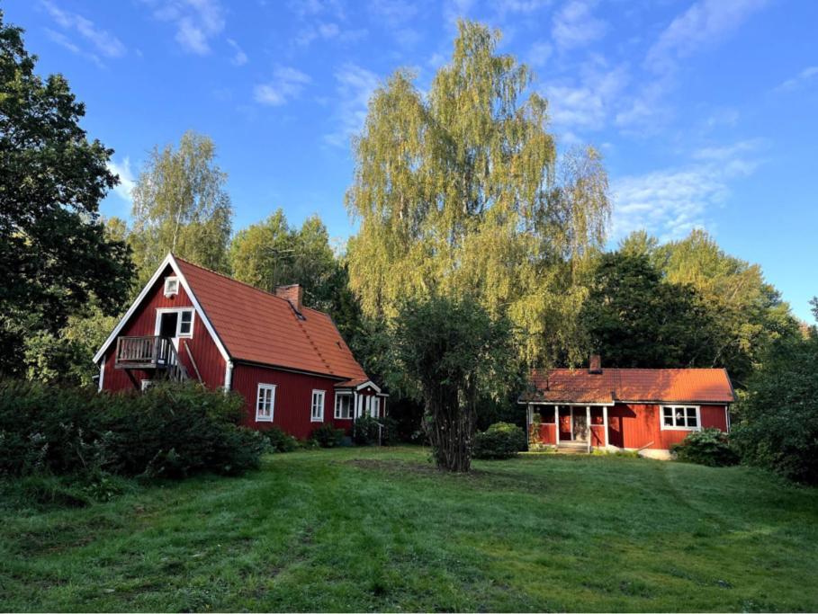 Charming Forest Retreat 15 Min from Mariefred — hotel in Nykvarn
