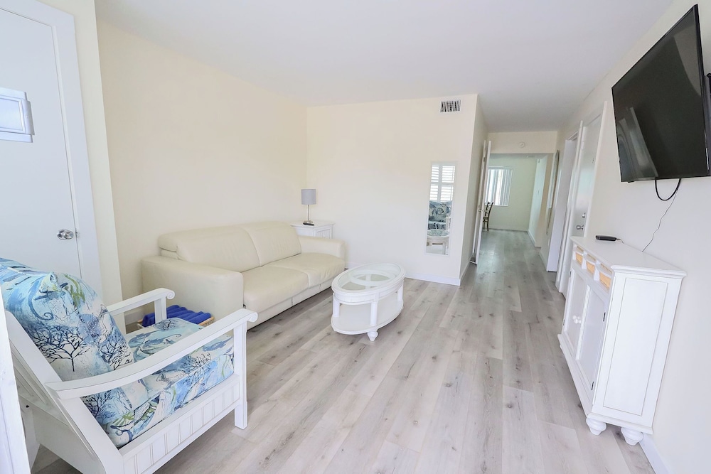 Siesta Key Beach Resort and Suites - photo 40