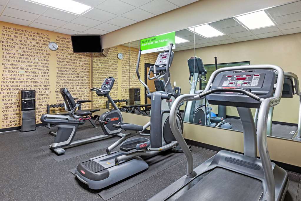 La Quinta Inn & Suites by Wyndham South Bend - photo 9