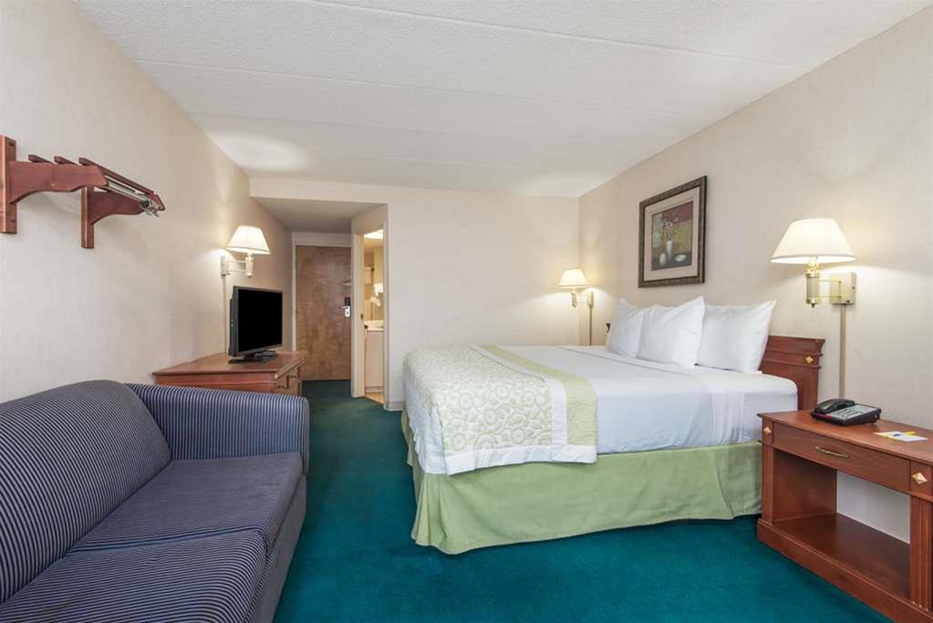 Inn Springfield Chicopee - photo 14