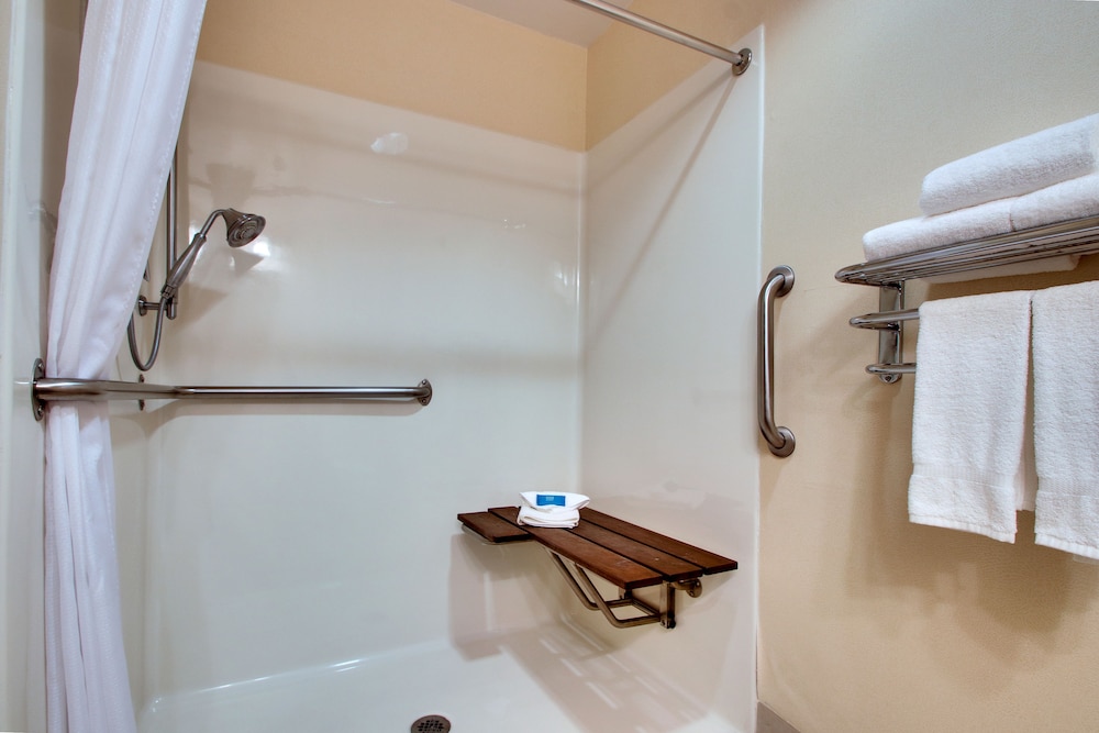 Greenfield Inn & Suites Owensboro KY Airport - photo 24