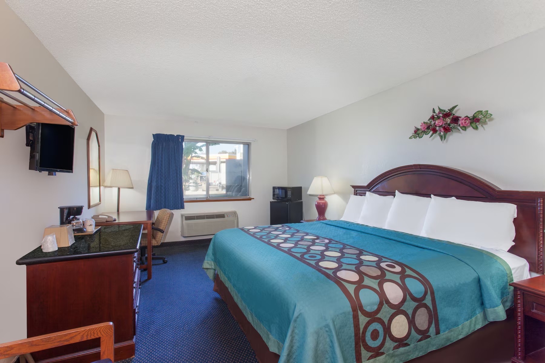 Super 8 by Wyndham Selma Fresno Area - photo 21