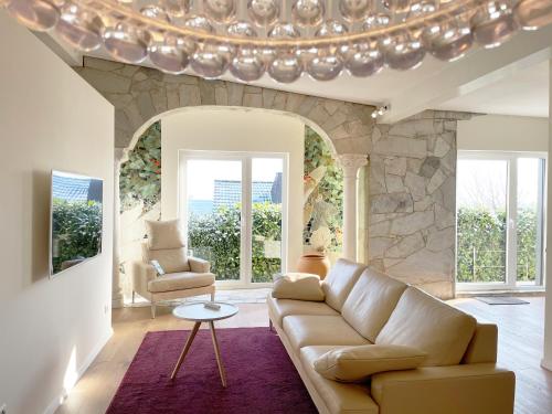 Villa Sandrose — 4-Star Luxury Hotel in Nideggen, Germany
