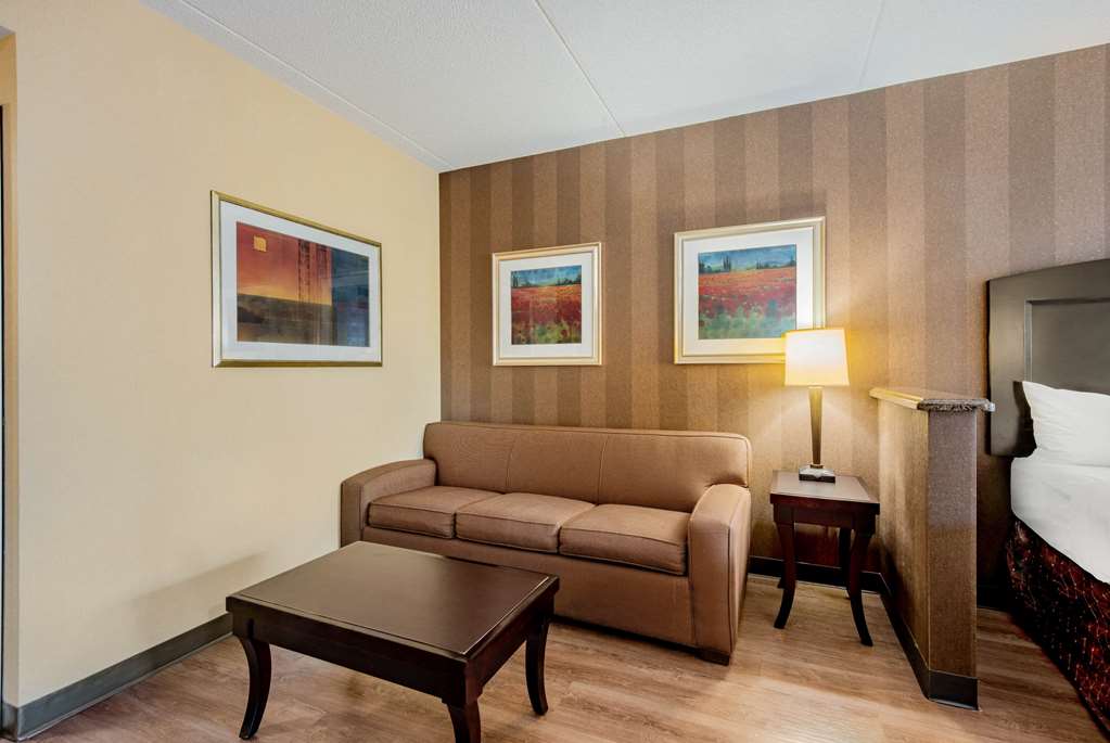 La Quinta Inn & Suites by Wyndham Bel Air I 95 Exit 77A - photo 10